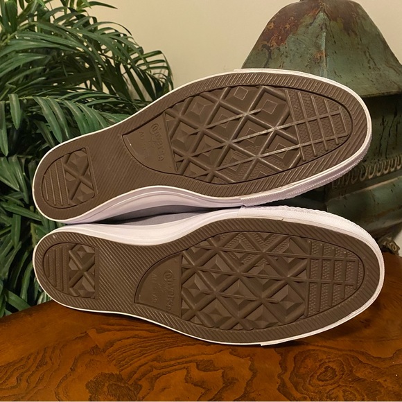 Converse Chuck Taylor Leather Sneakers - Picture 4 of 8